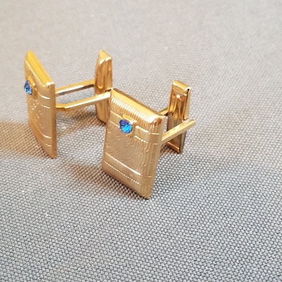 VTG Cufflinks gold tone rectangle blue rhinestone - Picture 6 of 6